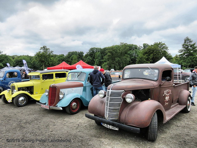 Chevrolet Pick Up, Ford Pick Up & Ford model A