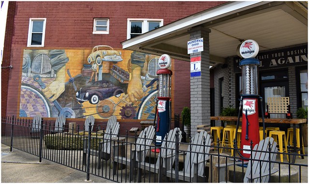 Wall mural along historic Route 30 