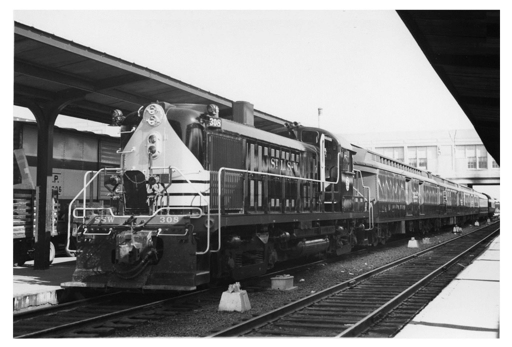 [Cotton Belt train at Dallas Union Terminal] | St. Louis - S… | Flickr