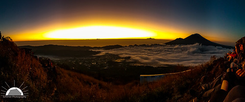 vulcano light adobelightroom valley landscape samsungs9 clouds mtagung mountbatur mtbatur mountagung outdoor sunrise samsung lightroom twop