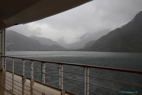 ‎aisén chile cruise cruising ship sea mountains rain canonm50