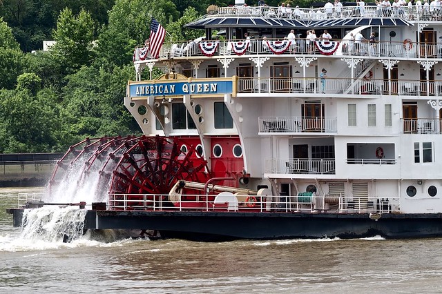 Steamboat race up the Ohio River