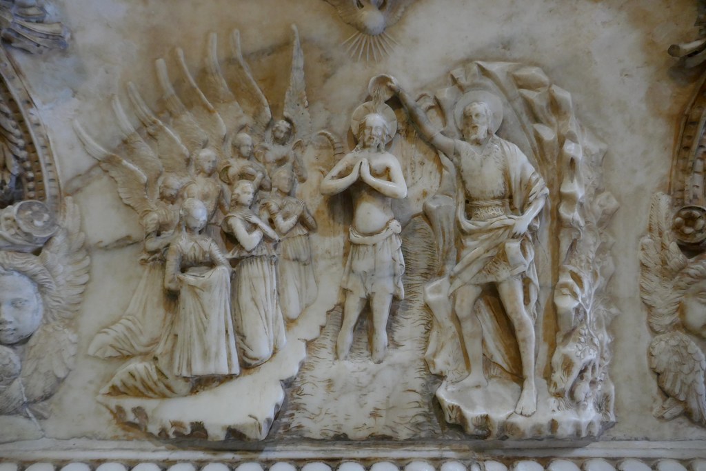 Bénitier XVe, Domenico Gagini (1449-1492), cathédrale Santa Vergine Maria Assunta (XIIe-XVe-XVIIIe), Palerme, Sicile, Italie.