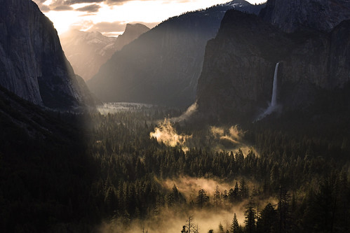 usa us etatsunis nikon d850 californie yosemite nationalpark tunnelview sunrise leverdesoleil brume mist fog cascade chutedeau waterfall bridalveilfall valley