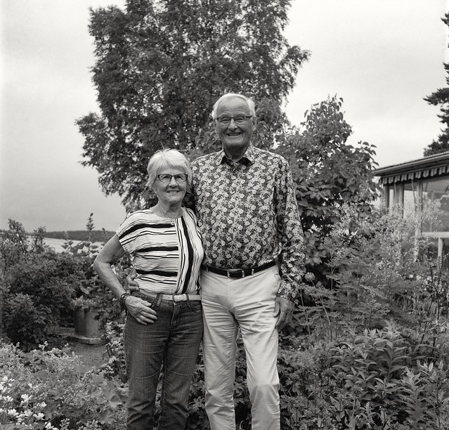 Ulla and Karl-Erik. Analog photo: camera Rolleicord IV, film Ilford fp4 iso125