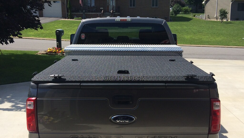 A Custom Heavy Duty Truck Bed Cover On A Ford Super Duty Flickr