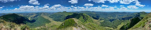 canon100d france auvergne été summer massifcentral panorama panoramic paysage landscape nature vallée valley montagne mountain vert green volcan volcano ciel sky nuages clouds hdr sigmaart1835mmf18dchsm vermande cantal