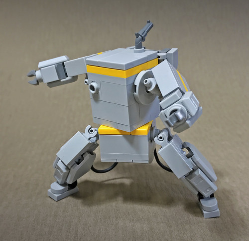 LEGO BoxBot-09
