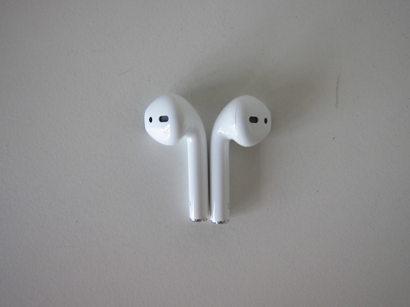 Apple AirPods (2019) With Wireless Charging Case - AirPods