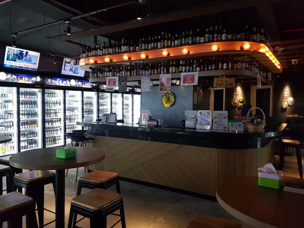 @ Beer Bank in Wisma Lim Foo Yong at Jalan Raja Chulan, Kuala Lumpur