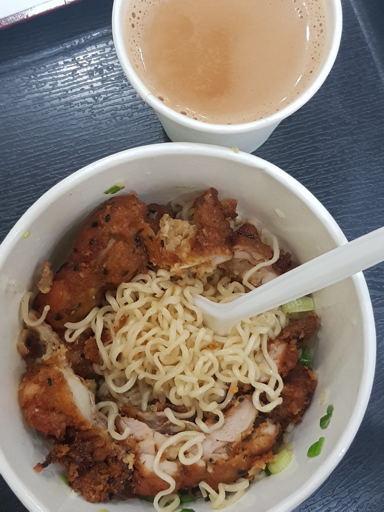 姜葱鸡扒捞丁加热奶茶 Ginger Onion Chicken Chop Nissin Noodles w/Hot Milk Tea rm$19 @ 颓饭王 Tui Rice King in Wisma Cosway, Jalan Raja Chulan Kuala Lumpur