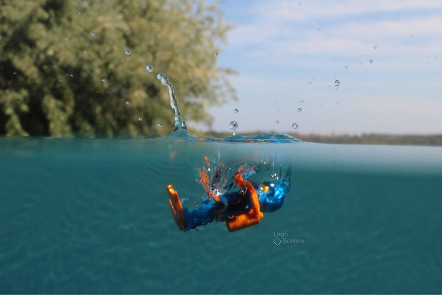 Exploring a new blue world. Diving into the blue.   #LegoScenes #CenasLego #lego #legography #legomacro #macro #minifigures #minifigs #sea #canon #seawater #nature #ocean #diving #exploring