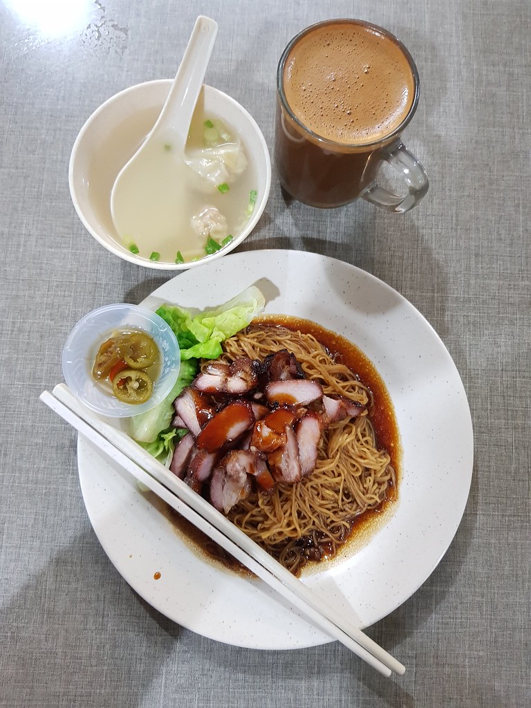 叉烧云吞面 Charsiew Wan Ton Mee rm$7.50 & 海南茶 Hailam Cha rm$1.80 @ 权威菜园鸡饭叉烧云吞面 Kuen Wai Ipoh Farm Chicken and BBQ Pork WanTan Mee in ICC Pudu Kuala Lumpur
