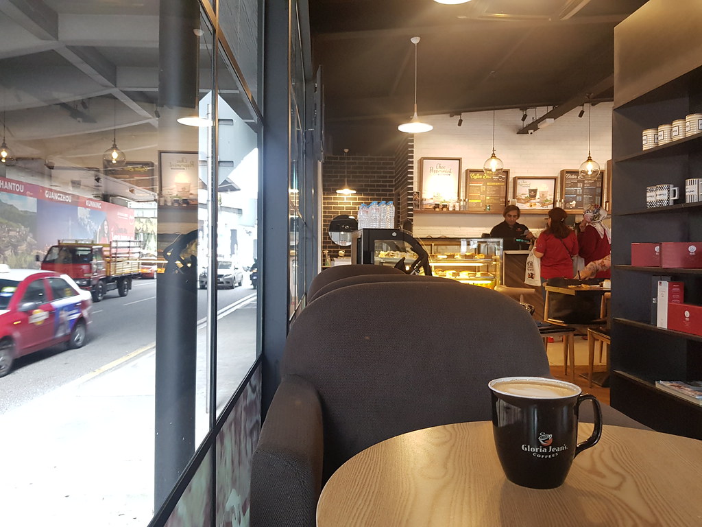 拿铁咖啡 Cafe Latte 16oz rm$13 @ Gloria Jean's Coffee at Sultan Ismail Off Jalan Bukit Bintang, Kuala Lumpur