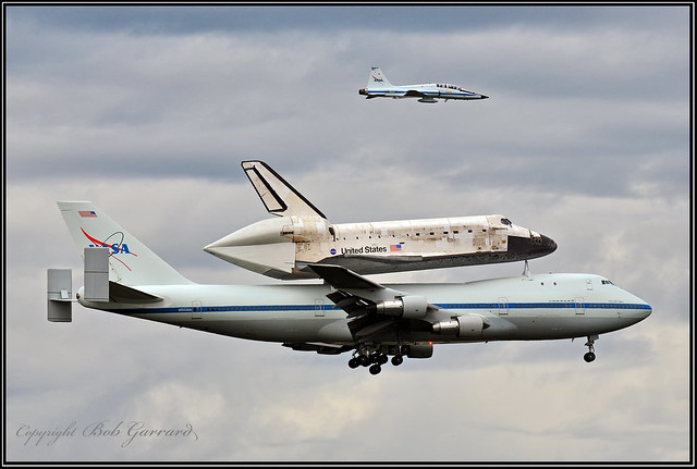 NASA TRIO - 747 T-38 and Shuttle Discovery - Landing approach