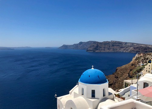 chapelle island greece grec cyclades mer sea view landscape white sky cliff oia outside