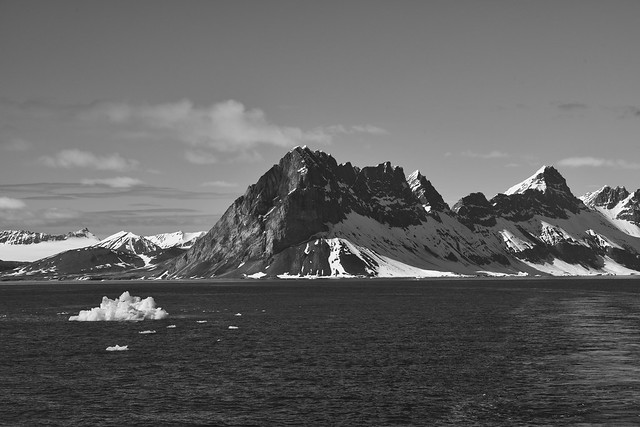 Spitsbergen Mountains 2