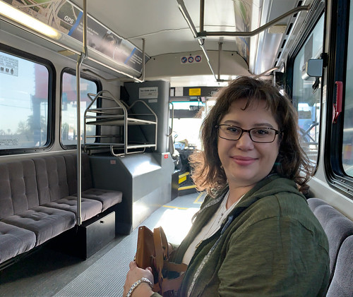 (5/17) Taking a Bus to the Rental Agency