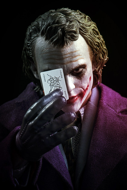 Hot Toys 1/4 scale Joker - The Dark Knight.