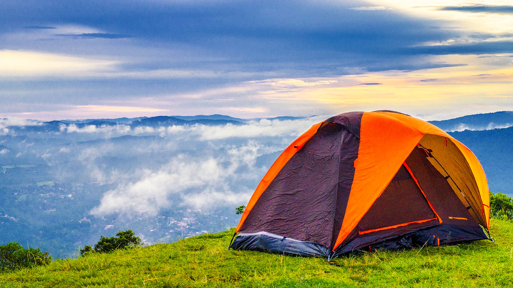Mejores campings de España para este verano - Camping en la montaña