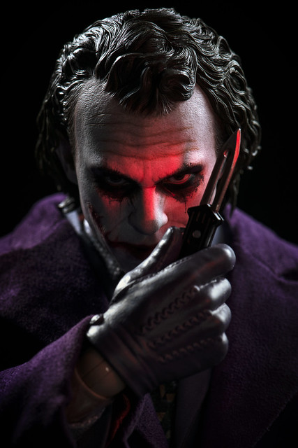 Hot Toys 1/4 scale Joker - The Dark Knight.