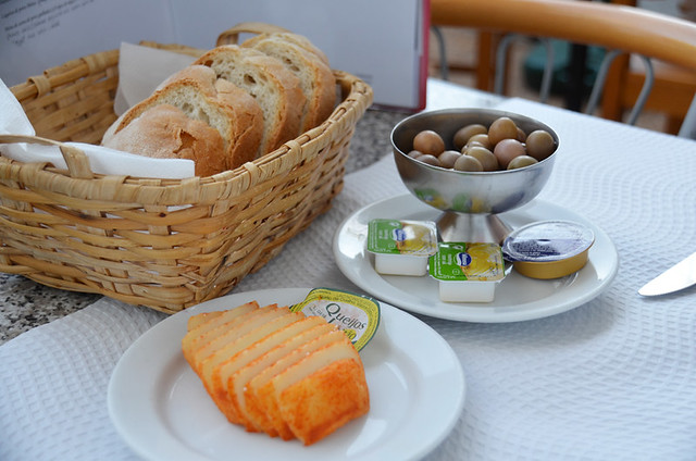 Cheese and olive couvert, Portagem, Portugal