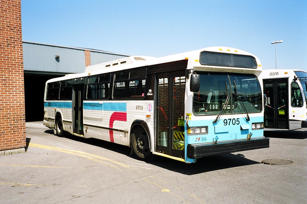 61163 - Societe de transport de l'Outaouais 9705 - Gatineau - 21 Jun 2003