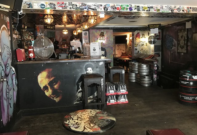 Monty's Bar