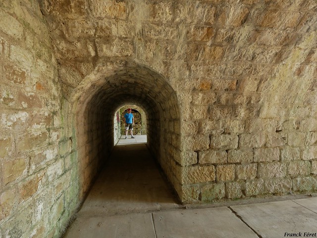Tunnel reliant une Casemate  - Pouilley les Vignes