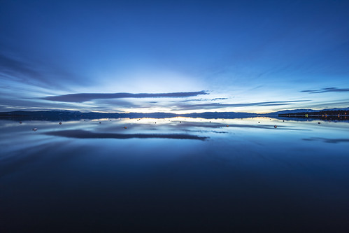 canon5dsr landscape nature outdoors outside sunrise dawn morning bluehour clouds sky reflection water lake laketahoe california usa calm
