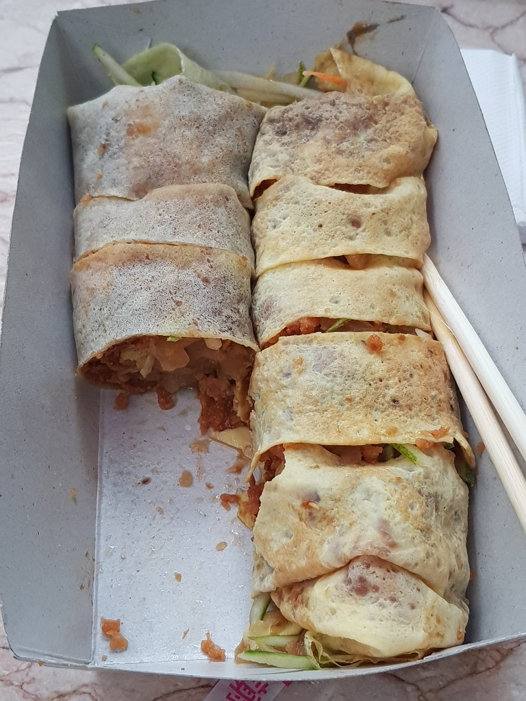 薄饼 Mixed Popiah rm$8 @ Sisters Crispy Popiah at KL City Walk