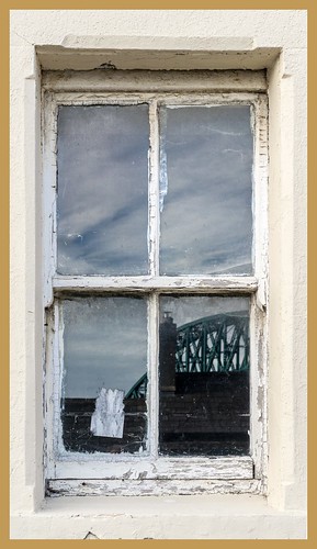 drogheda droicheadátha countylouth contaelú republicofireland boyneviaduct railway window reflection 2018090900987101 cordroad