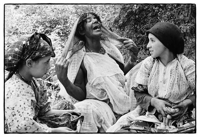 82209_15 Under the apricot tree, High Atlas, Morocco, 1982