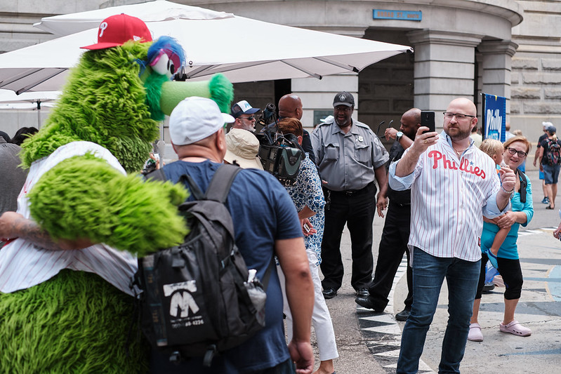 Phila. Water Dept. Commissioner Randy Hayman made his public debut for a special Philly Water Bar appearance featuring the Phillie Phanatic. 