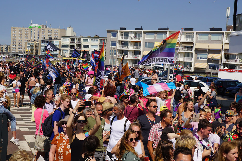 DSC07639 - Beeldbank Pride at the beach