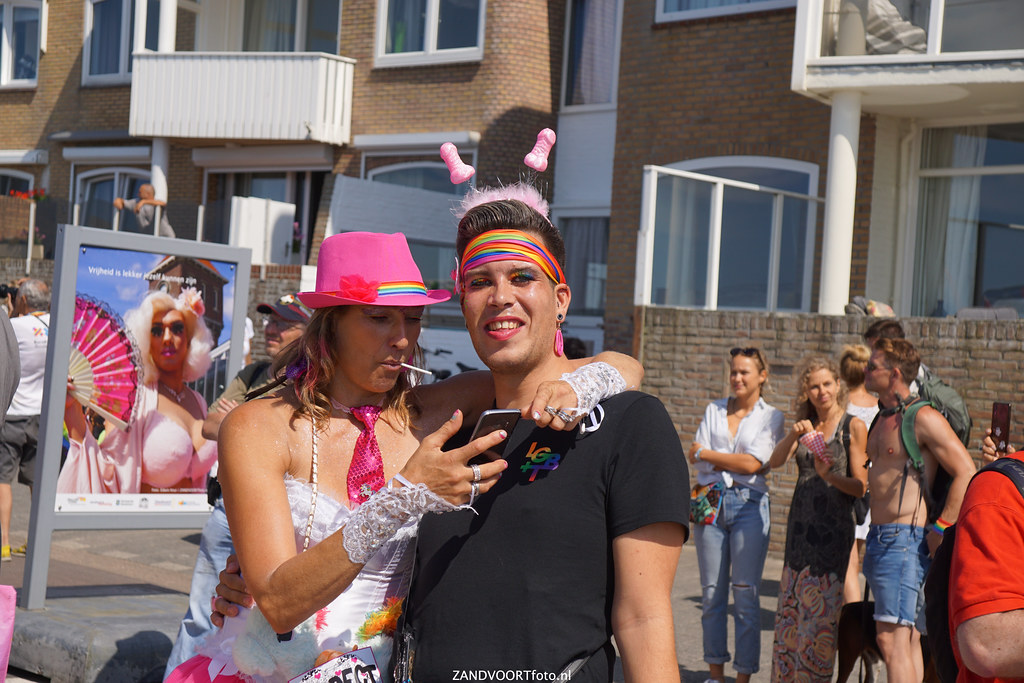 DSC07709 - Beeldbank Pride at the beach