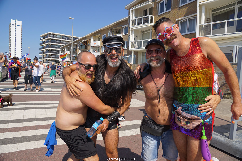 DSC07744 - Beeldbank Pride at the beach