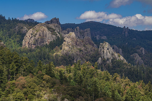 rocks boulder mexico hidalgo national park forest trees pines clouds blue sky mineral del chico panorama landscape