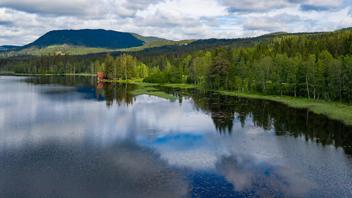 norway moln summer cloud sjö skrukkelisjøen spegling forest outdoor lake norge reflection mountain hurdal akershusfylke