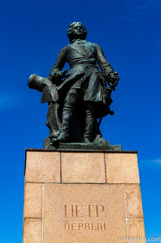 Петровский парк, Выборг, Памятник Петру I