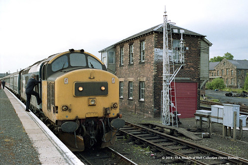 britishrail englishelectric type3 class37 37401 maryqueenofscots diesel passenger stirling scotland train railway locomotive railroad
