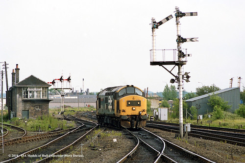 britishrail englishelectric type3 class37 37401 maryqueenofscots diesel stirling scotland train railway locomotive railroad
