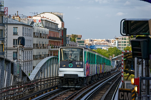 Paris_Metrostation_Nationale_Ligne6_rame6519_20190730_027_DxO