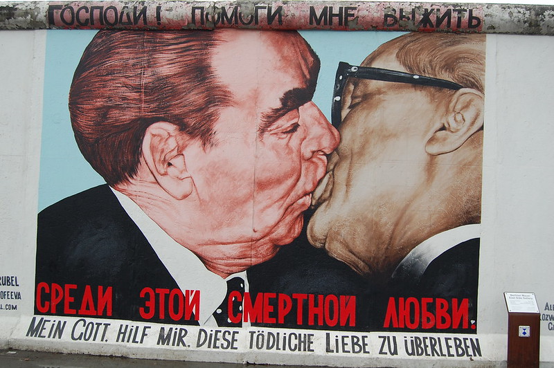Beso en el muro de Berlín