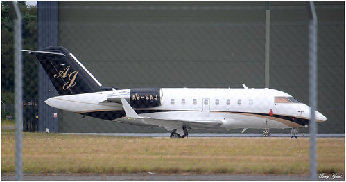 A6-SAJ | Bombardier Challenger CL605. | Gulf Wings Aviation,… | Flickr