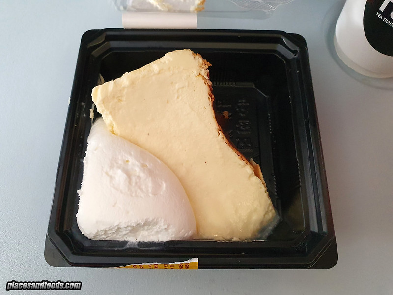 airasia burnt cheese cake cream