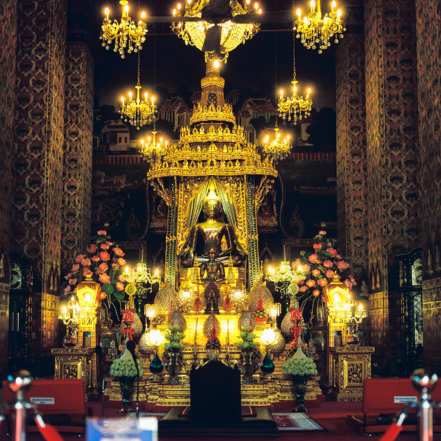 Buddha image at Wat Pathumwanaram