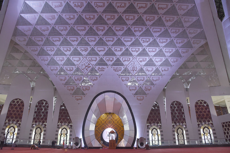 interiors of the grand mosque of western sumatra