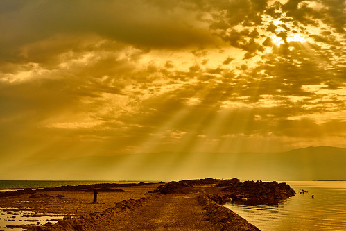 israel travel sunrise light salt gold water sky beach sony a7 samyang reflection nature landscape color best