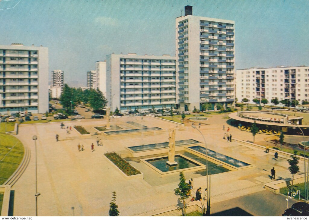 94 CRETEIL @ CITE MODERNE HLM DU MONT MESLY | www.twitter.co… | Flickr